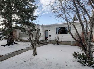 3835 N Varsity Dr NW, Calgary, AB T3A 0Z3