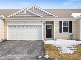 220 Sussex Ct, North Aurora, IL 60542