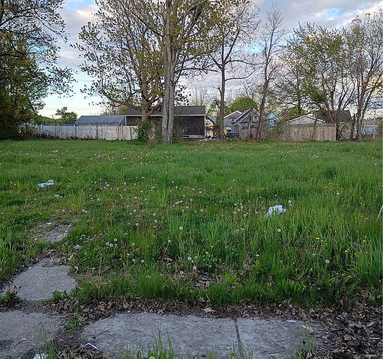 1st image of 115 E Parade Ave Lot 25