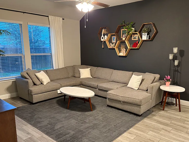 1031 Pitch Pine St — Photo 3