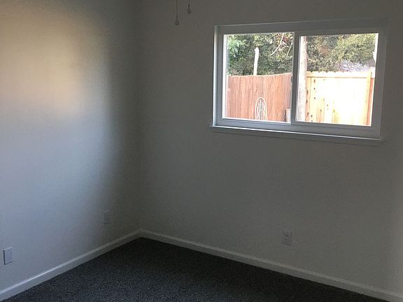 5th image of 3526 W Tulare Ave