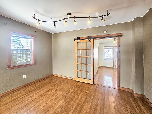 2nd image of 221 W Park Ave