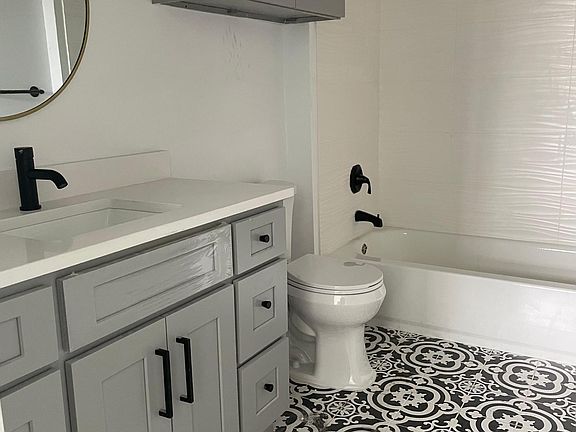 4th image of 1222 Sherman St #1222