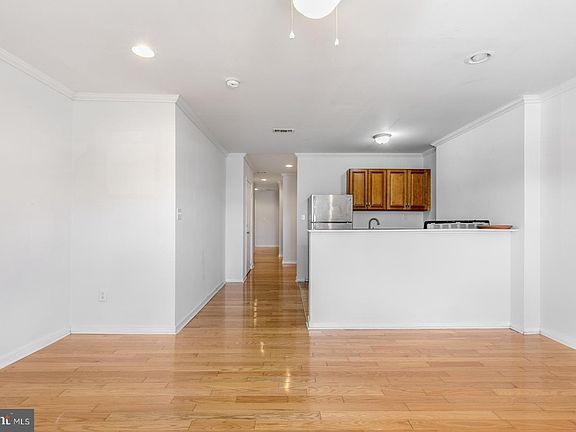 2nd image of 2024 Ridge Ave #2