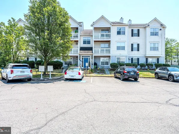 8058 Lisle Dr APT 303, Manassas, VA 20109