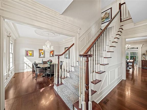 2nd image of 6595 Ebury Cir