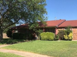 9615 Blackwillow Ct, Dallas, TX 75249