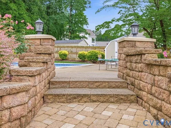 3805 Cresthill Rd, Chester, VA 23831