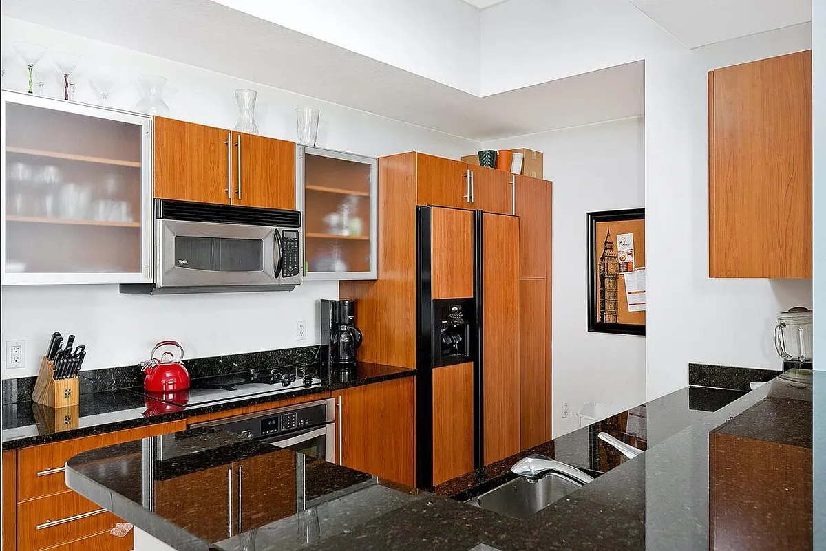 Building Photo - 1551 N Flagler Dr #2