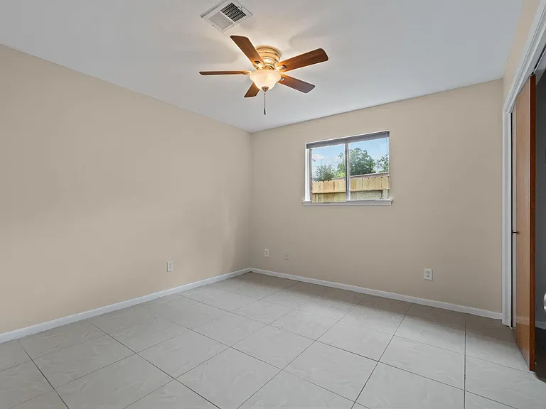 120 Texas Ave — Photo 21
