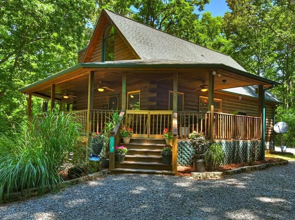 979 Cherokee Ln, Mc Caysville, GA 30555