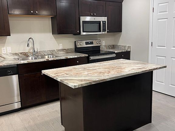 5th image of 56471 Long Island Dr