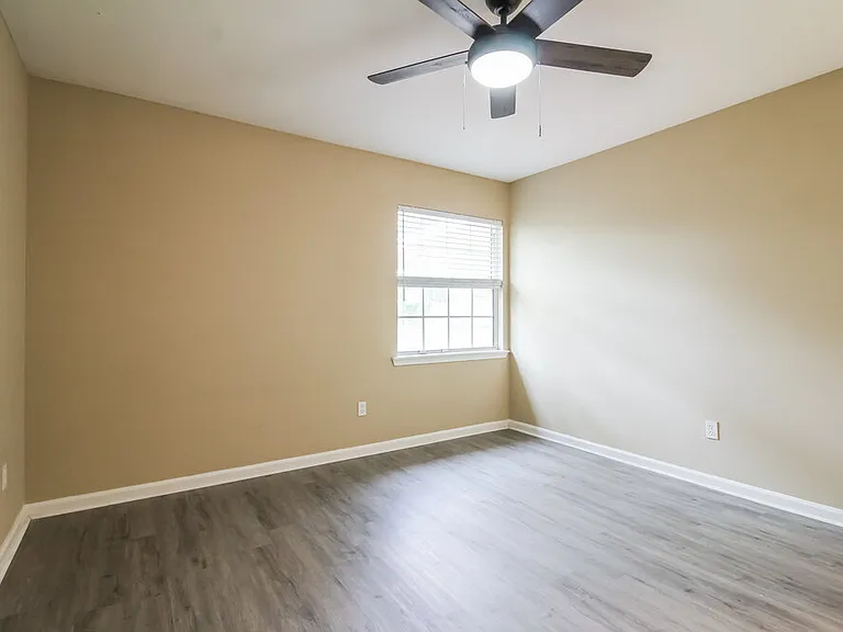 8028 Bannockburn Dr — Photo 12