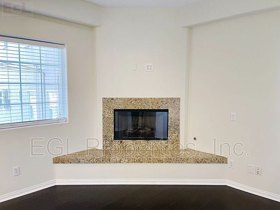 5th image of 1521 S Hayworth Ave Unit 104