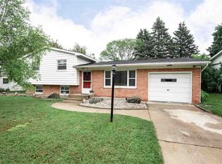 1305 Highland Dr, Petoskey, MI 49770