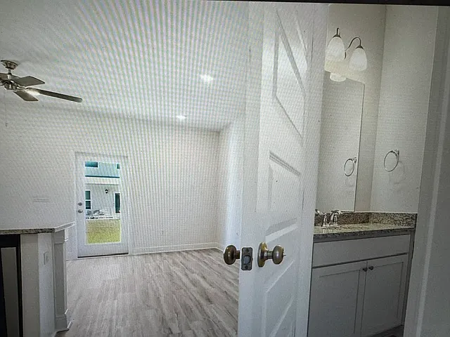 3 bed, 1459 sqft, $2,400 — Photo 4