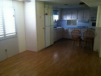 den-kitchen.JPG