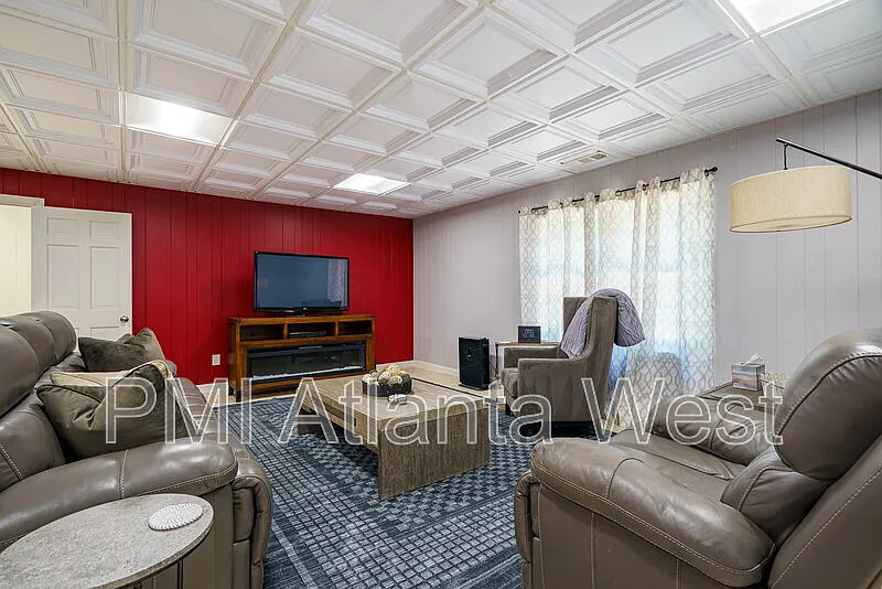 2 bed, 1.0 bath, $3,000 — Photo 2