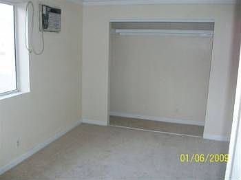 4th image of 706 W Avenue L