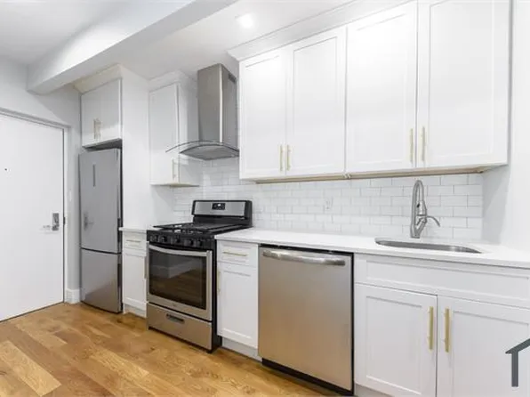 2883 E 196th St, Bronx, NY