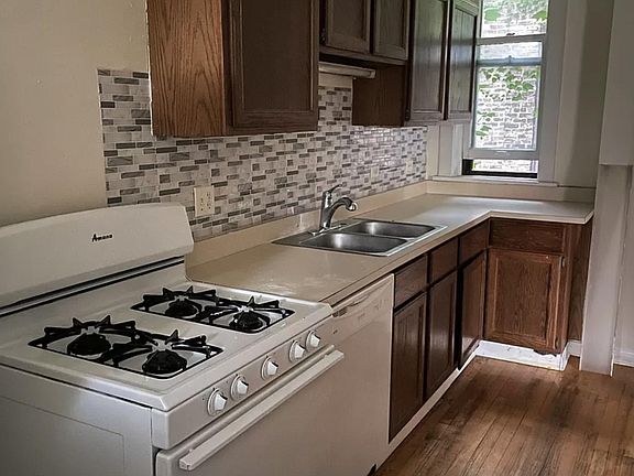 3rd image of 1223 W North Shore Ave APT 1E
