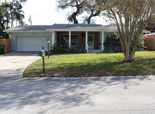 735 Crescent Dr, Largo, FL 33770