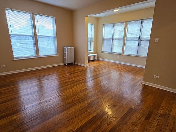 3rd image of 7722-28 N Marshfield Ave #7724-2B