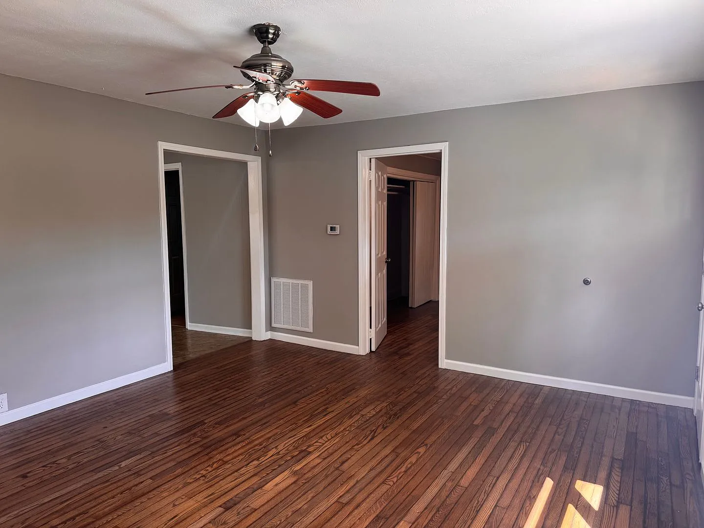 2 Bed, 1 Bath Home! — Photo 4