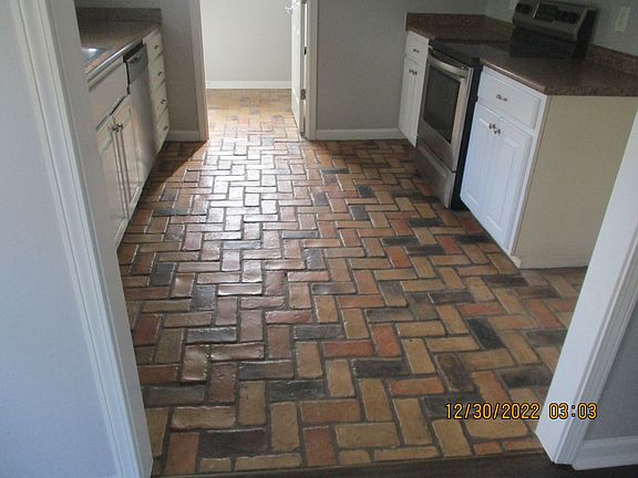 4th image of 124 Mayfield Dr