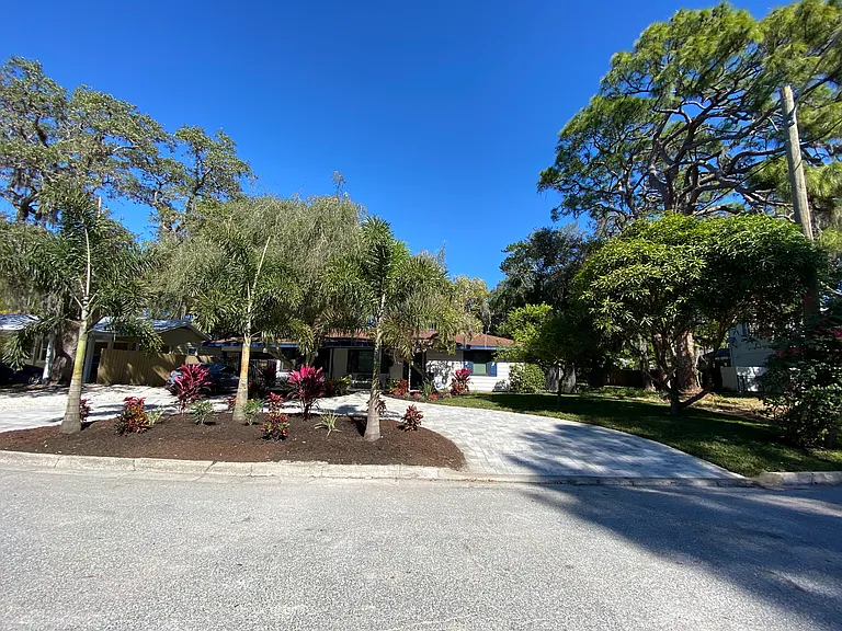 2183 Wisteria St — Photo 2