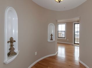 485 Harbor Side St APT 901, Woodbridge, VA 22191