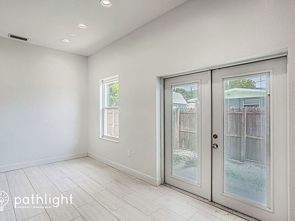 5th image of 4635 Sunnydale Ln N