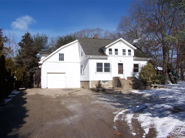 365 Long Island Avenue, Medford, NY 11763