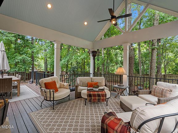2nd image of 8280 Knollbrook Ln