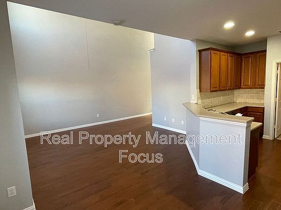 5th image of 4645 Penelope Ln