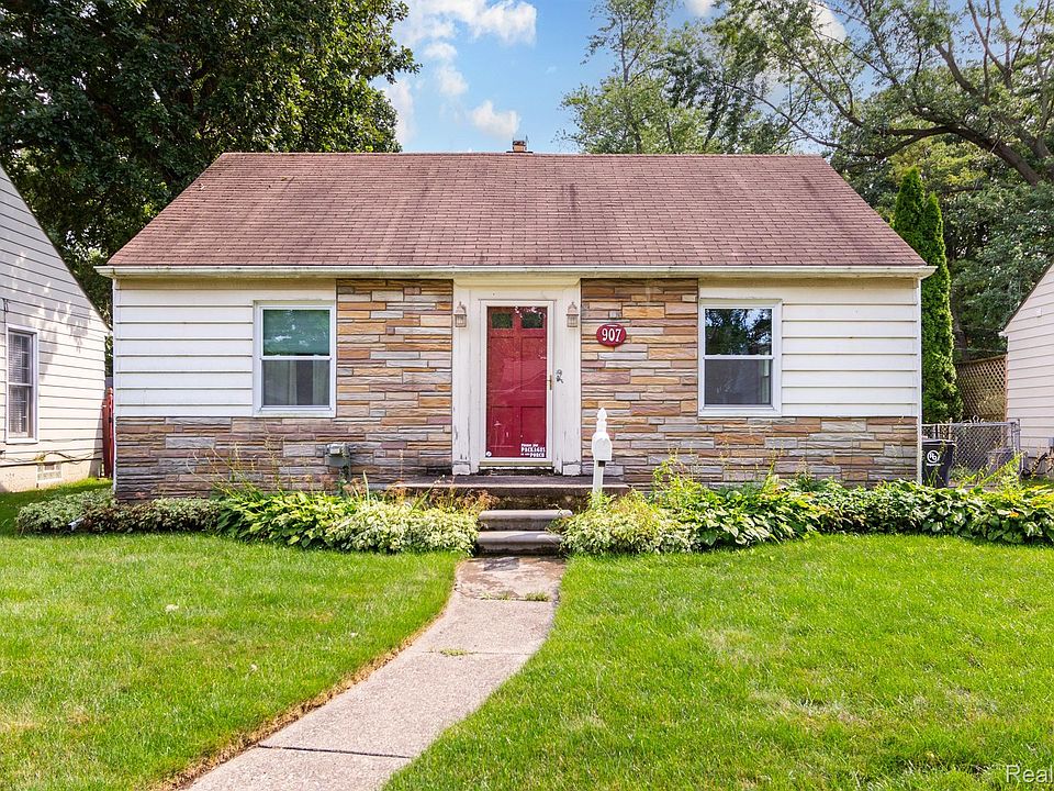1st image of 907 Cloverdale Dr
