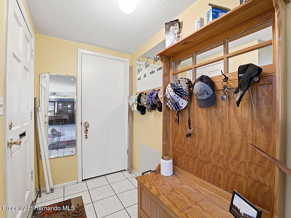 4th image of 3619 Springfield Dr