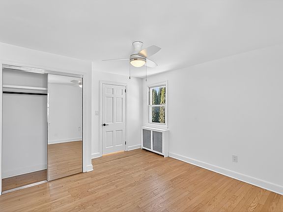 3rd image of 119-125 Wallace St #121