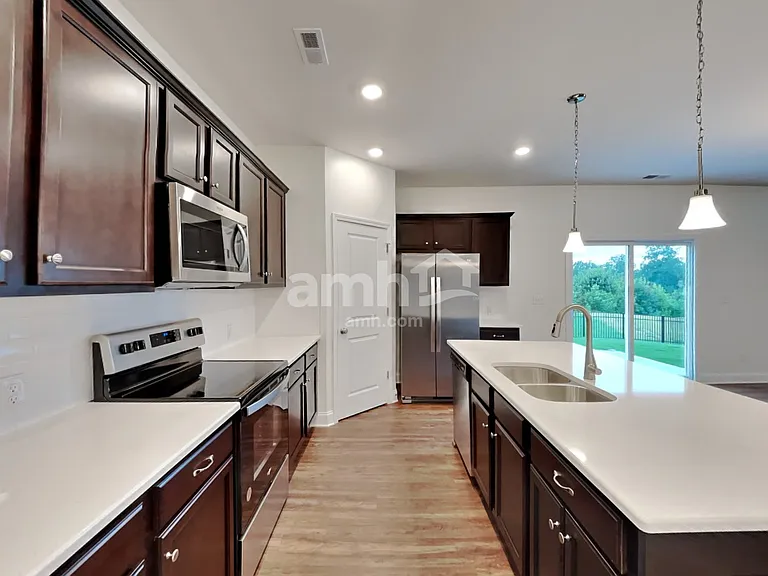149 Hazel Park Dr — Photo 3