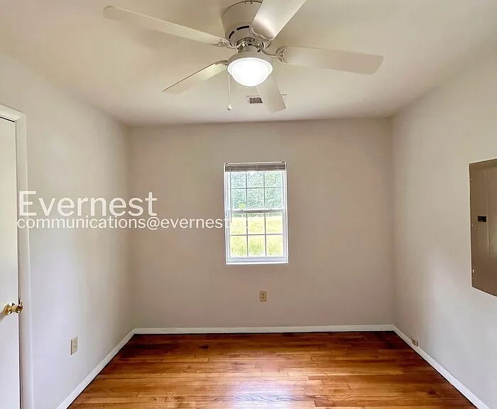 1921 Wigglesworth Rd — Photo 10