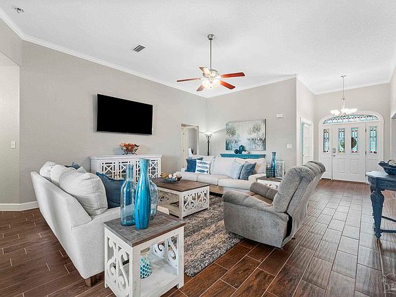 3rd image of 8679 Salt Grass Dr