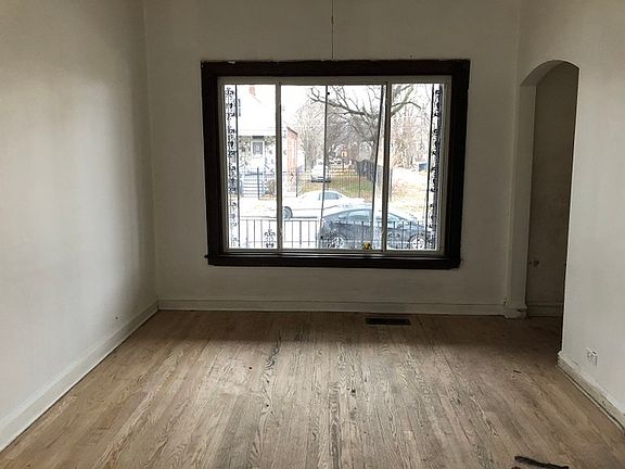 2nd image of 6327 S Hermitage Ave