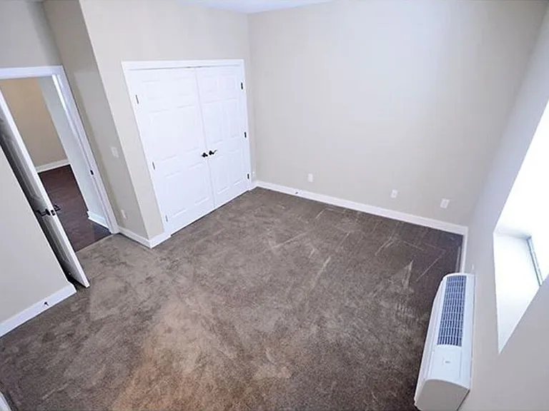 Amazing Apartments Downtown Bloomington — Photo 8
