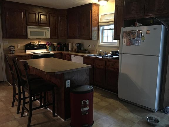 3rd image of 1726 Cumberland Dr