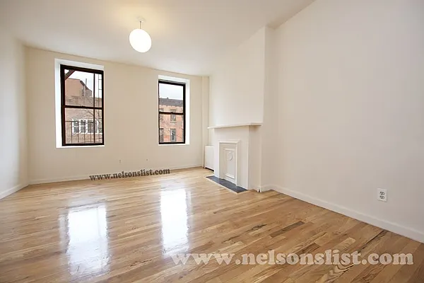 Rented by Nelson Aybar, LREB | media 15