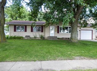 1310 4th Ave SW, Waverly, IA 50677