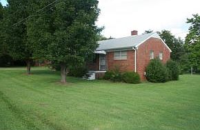 2nd image of 827 Ingle St