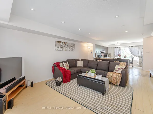 4855 Half Moon Grv #3, Mississauga, ON L5M 8C7