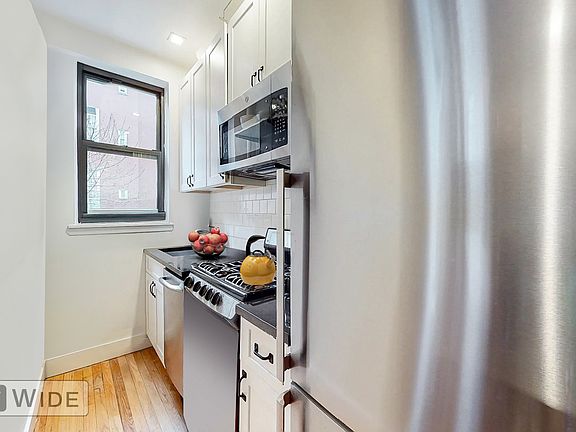 4th image of 430 E 89th St APT 2B