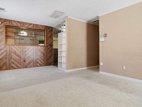 4th image of 6914 Elkins Ave